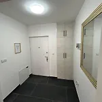شقة Pinocchio بيهاتش